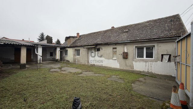 Eladó családi ház, Kecskeméten 34.9 M Ft, 3 szobás