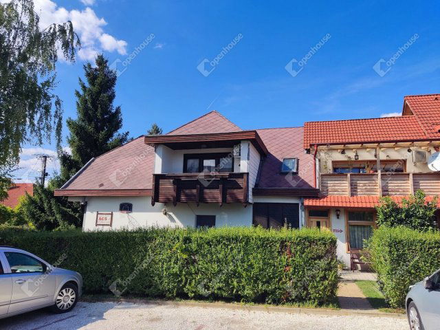 Eladó téglalakás, Hévízen 455 M Ft, 14 szobás