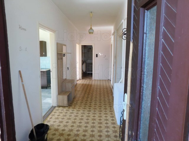 Eladó családi ház, Győrött 59 M Ft, 10 szobás