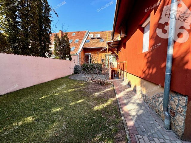 Eladó nyaraló, Kecskeméten 79.99 M Ft, 4 szobás