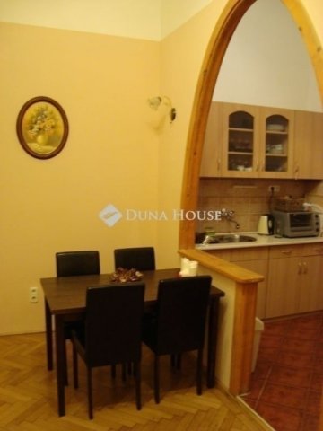 Eladó téglalakás, Budapesten, VIII. kerületben 111 M Ft