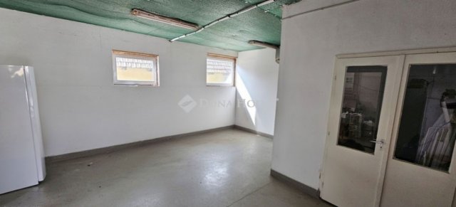 Eladó családi ház, Tápiószecsőn 159.99 M Ft, 6 szobás