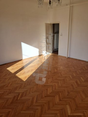 Kiadó családi ház, albérlet, XVIII. kerületben, Lőcse utcában