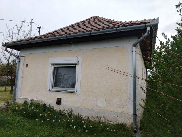 Eladó családi ház, Jákón 20.5 M Ft, 1 szobás