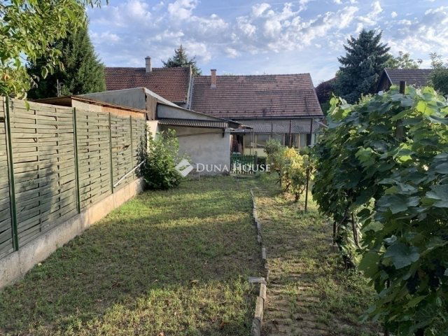 Eladó családi ház, Budapesten, XVIII. kerületben 76.9 M Ft