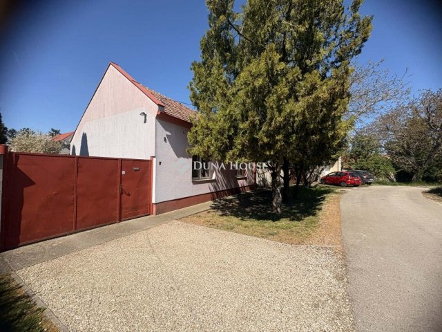 Eladó családi ház, Hegyeshalomban 52.9 M Ft, 3 szobás