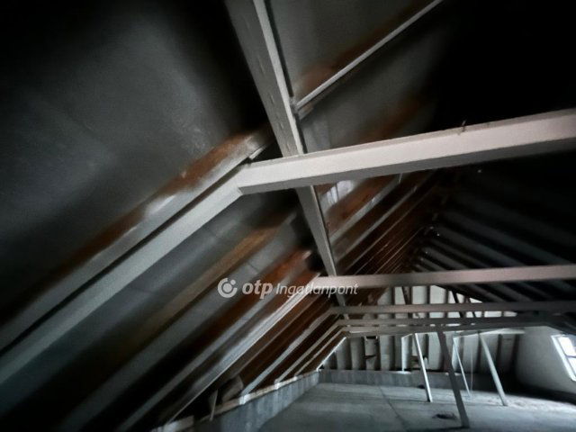 Eladó üzlethelyiség, Csornán 235 M Ft / költözzbe.hu