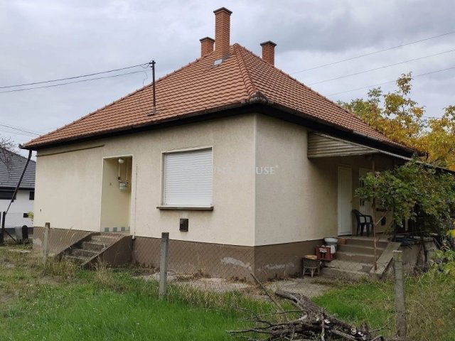 Eladó családi ház, Izsákon 29.9 M Ft, 3 szobás