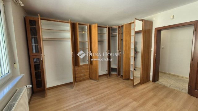 Eladó családi ház, Kecskeméten 115 M Ft, 5 szobás
