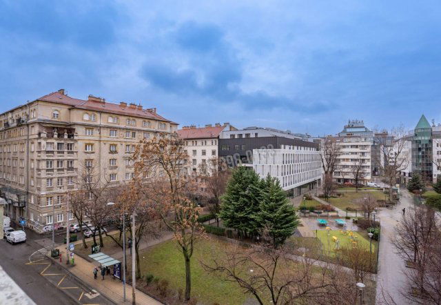 Eladó téglalakás, Budapesten, IX. kerületben 82.5 M Ft, 2 szobás