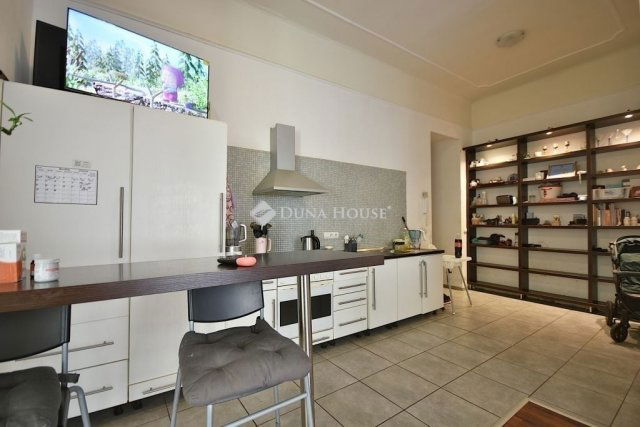 Eladó téglalakás, Budapesten, VIII. kerületben 175 M Ft