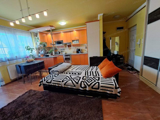 Eladó téglalakás, Nyíregyházán 68.9 M Ft, 4 szobás