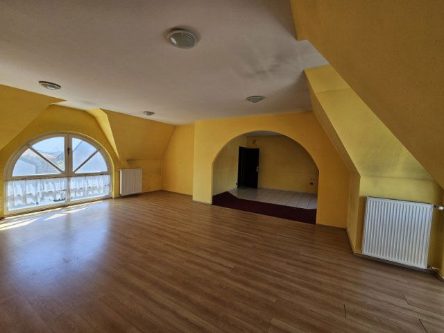 Kiadó üzlethelyiség, Érden 300 E Ft / hó / költözzbe.hu