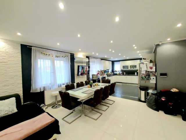 Eladó családi ház, Kakucson 159.8 M Ft, 4 szobás