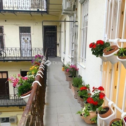 Eladó téglalakás, Budapesten, VII. kerületben 59 M Ft, 1 szobás