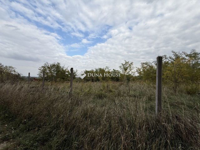 Eladó telek, Nyergesújfaluban 2.55 M Ft / költözzbe.hu