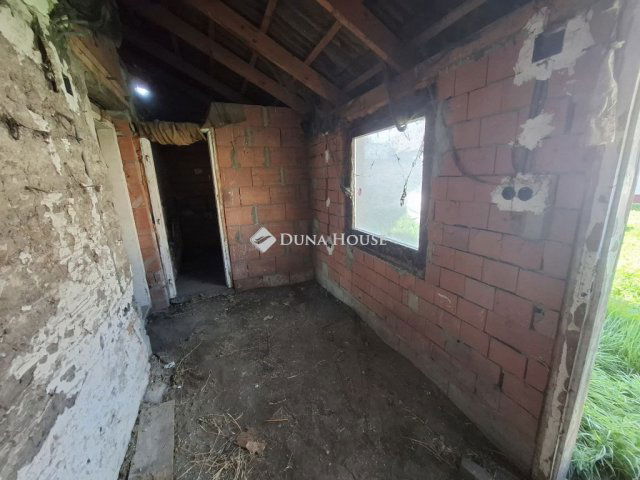 Eladó családi ház, Kiskunfélegyházán 18 M Ft, 5 szobás