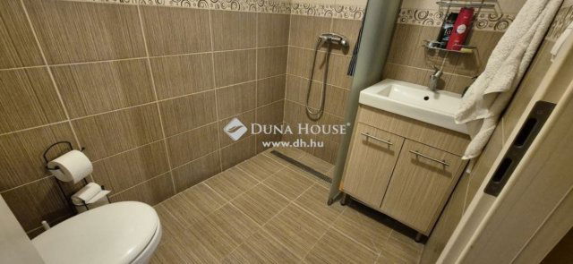 Eladó családi ház, Mohácson 100 M Ft, 5 szobás