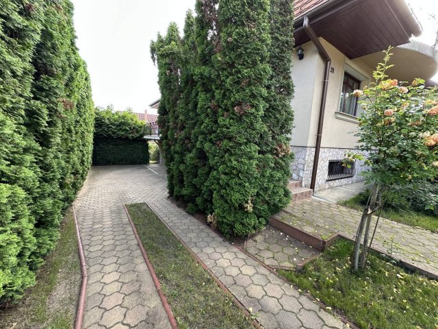 Eladó családi ház, Miskolcon 165 M Ft, 5+1 szobás