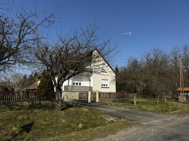 Eladó családi ház, Daraboshegyen 59.8 M Ft, 5 szobás