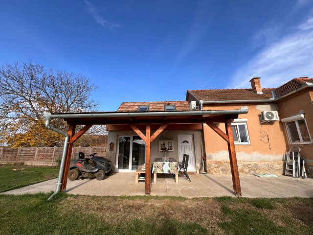 Eladó családi ház, Szentborbáson 27.8 M Ft, 2 szobás