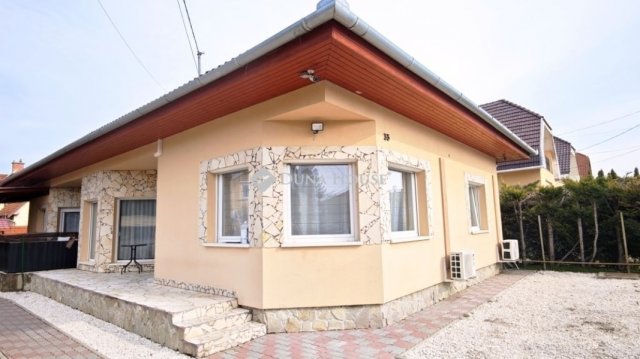 Eladó családi ház, Sződligeten 155 M Ft, 4 szobás