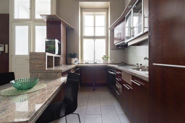 Eladó téglalakás, Budapesten, V. kerületben 319 M Ft, 4 szobás