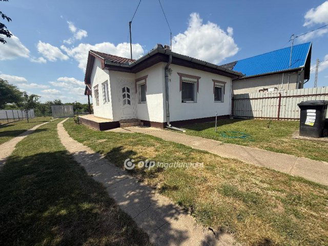 Eladó családi ház, Újfehértón 40 M Ft, 3 szobás