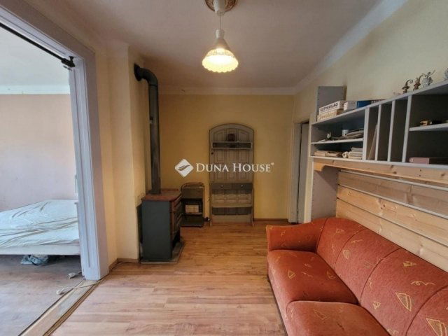 Eladó családi ház, Vecsésen 57.9 M Ft, 2 szobás