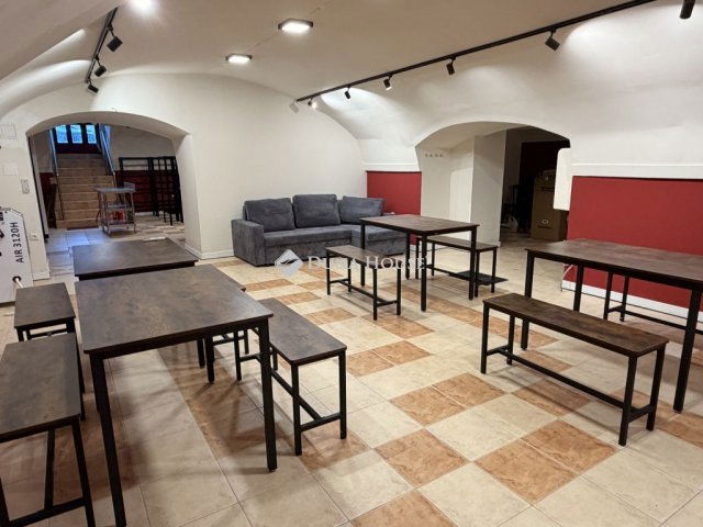 Kiadó üzlethelyiség, Budapesten, VI. kerületben 500 E Ft / hó