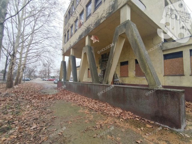 Eladó ipari ingatlan, Lajosmizsén 499.999 M Ft