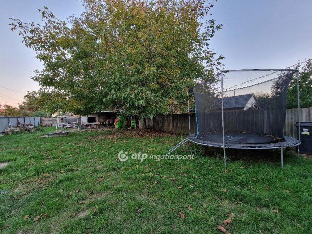 Eladó családi ház, Sárándon 59.5 M Ft, 4 szobás