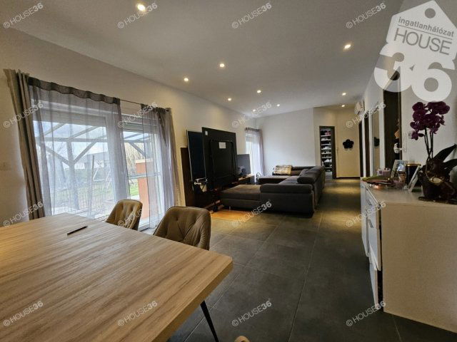 Eladó téglalakás, Kecskeméten 79.9 M Ft, 3 szobás