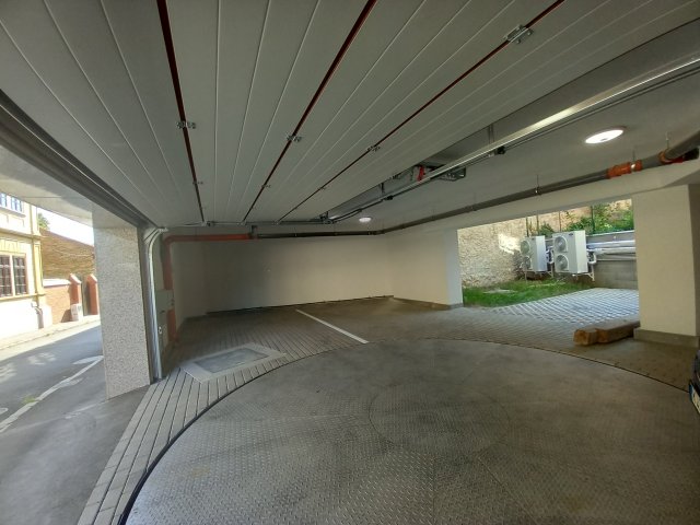 Kiadó garázs, Pécsett, Bástya utcában 30 E Ft / hó