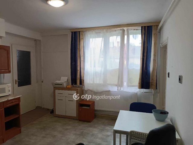 Eladó családi ház, Hajdúböszörményen 129.9 M Ft, 4+1 szobás