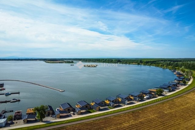Eladó nyaraló, Abádszalókban 90 M Ft, 3 szobás