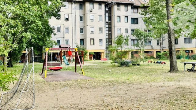 Eladó panellakás, Kecskeméten 53.9 M Ft, 3 szobás