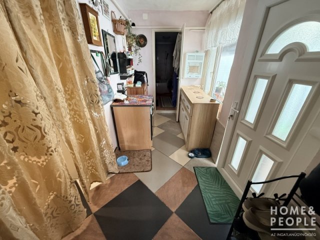 Eladó családi ház, Szegeden 83.999 M Ft, 2+1 szobás