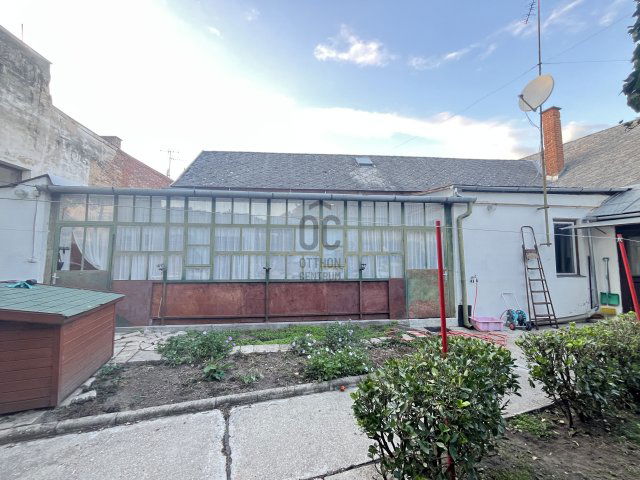 Eladó családi ház, Debrecenben 84.99 M Ft, 4 szobás