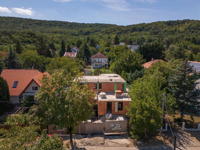 Eladó családi ház, Solymáron, Fecske utcában 149 M Ft, 7 szobás