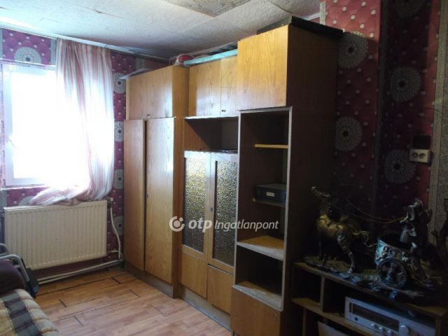 Eladó családi ház, Zsámbokon 16.2 M Ft, 1+3 szobás
