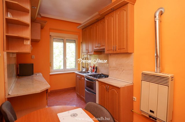 Eladó téglalakás, Nyíregyházán, Hősök terén 41.5 M Ft