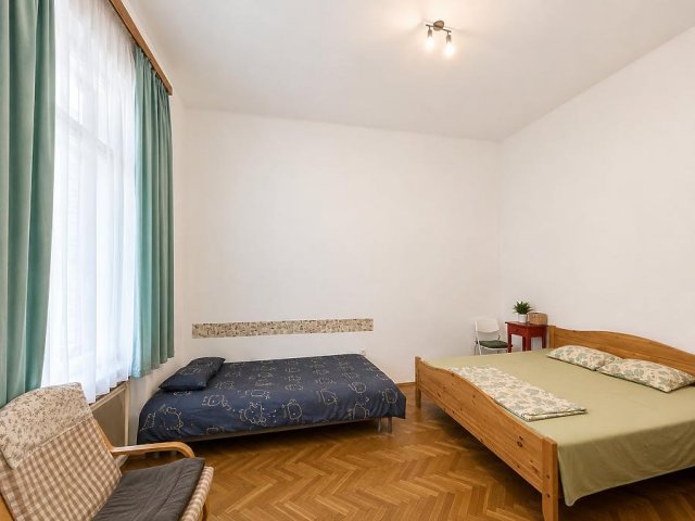 Eladó téglalakás, Budapesten, V. kerületben, Váci utcában