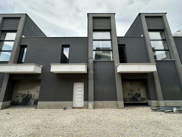 Eladó sorház, Mogyoródon 105 M Ft, 4 szobás