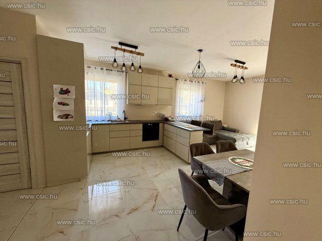 Eladó családi ház, Isaszegen 95 M Ft, 1+3 szobás