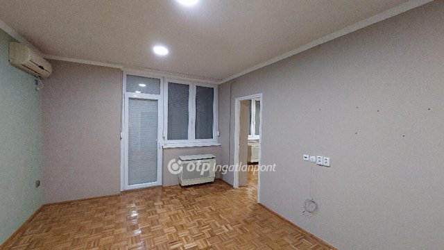 Eladó téglalakás, Kisújszálláson 32.5 M Ft, 2 szobás