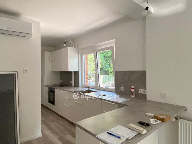 Eladó téglalakás, Budapesten, III. kerületben 114.9 M Ft