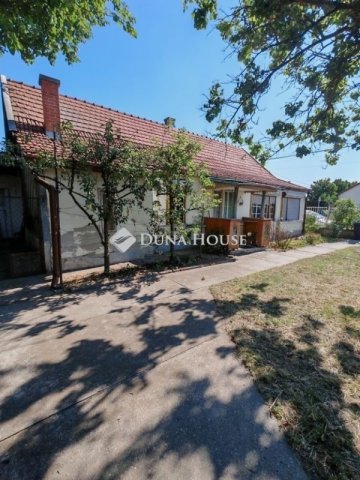 Eladó családi ház, Farmoson 32 M Ft, 3 szobás
