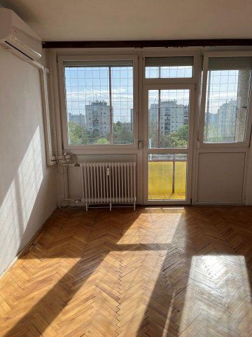 Eladó panellakás, Debrecenben 64.9 M Ft, 3 szobás