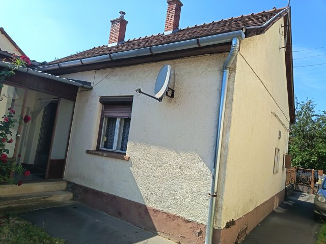 Eladó családi ház, Kaposváron, Cseri úton 49.9 M Ft, 2 szobás